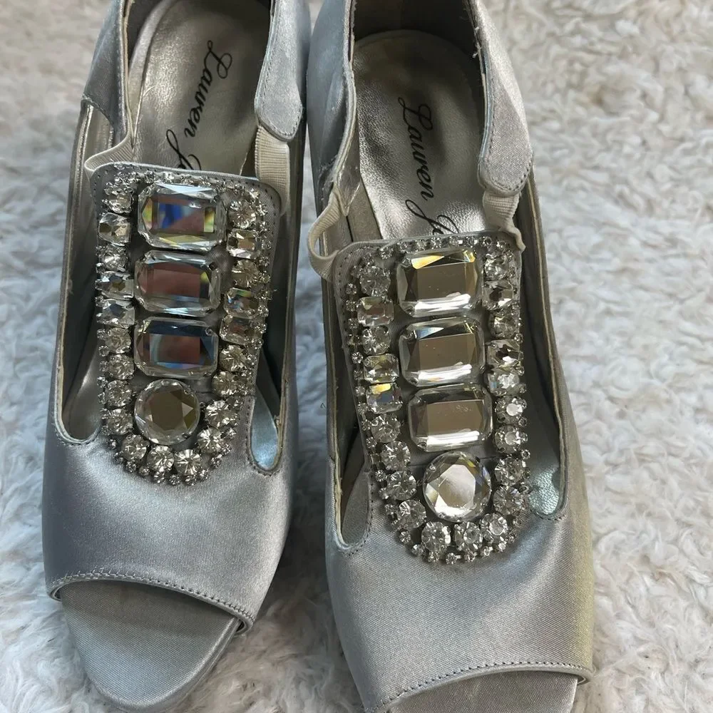 Lauren Jones gray SatinTStrap peep toe platform heels crystal beads accent SZ8.5